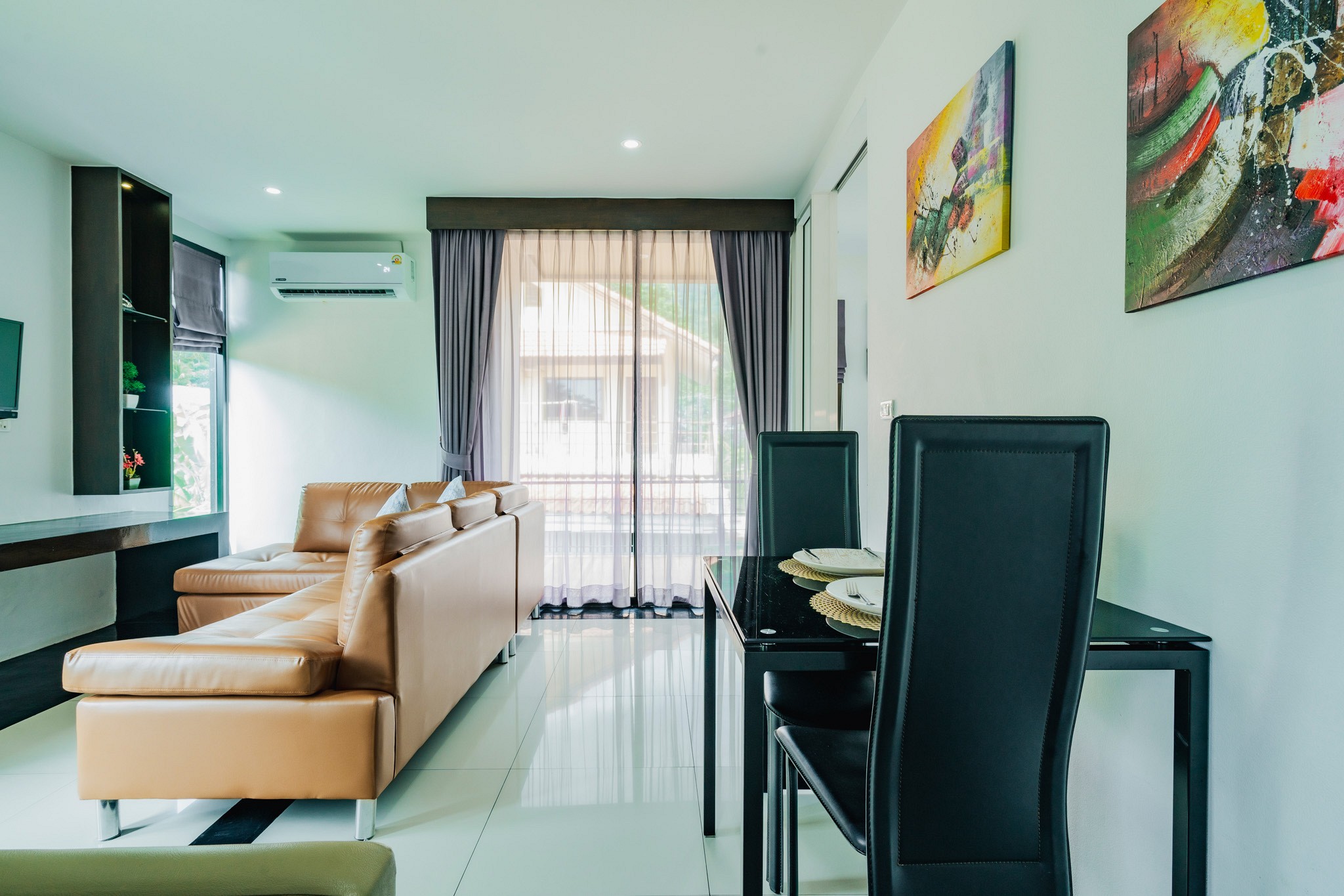 Studio Suite with Kitchenette