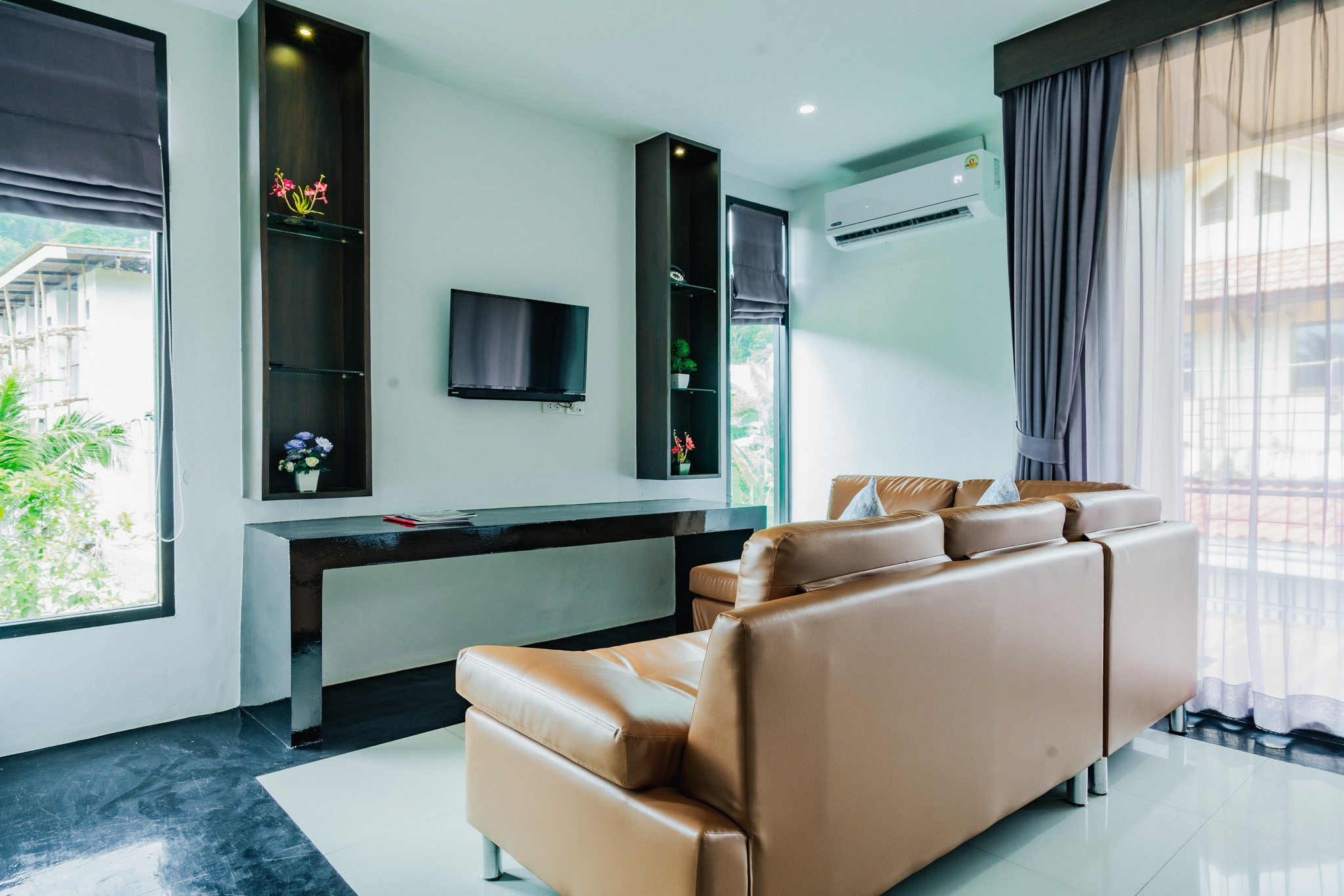 Studio Suite with Kitchenette